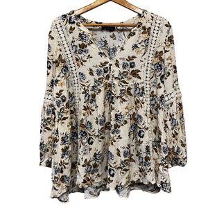 American Eagle Floral Cream Boho Crochet Chic Bell Sleeve Blouse Top Size Medium
